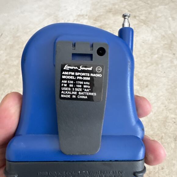 Durabrand AM/FM Sports Radio Battery Powered Model: PR-35M - Picture 7 of 9